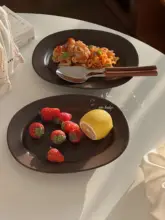 シンプルなオーバルプレート【陶器製・浅型・デザートや料理用】