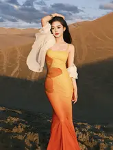 魅力的なデザインのイエローキャミソールワンピース【フィット感のあるメッシュ生地・ロングスカート・ウエストシェイプ】