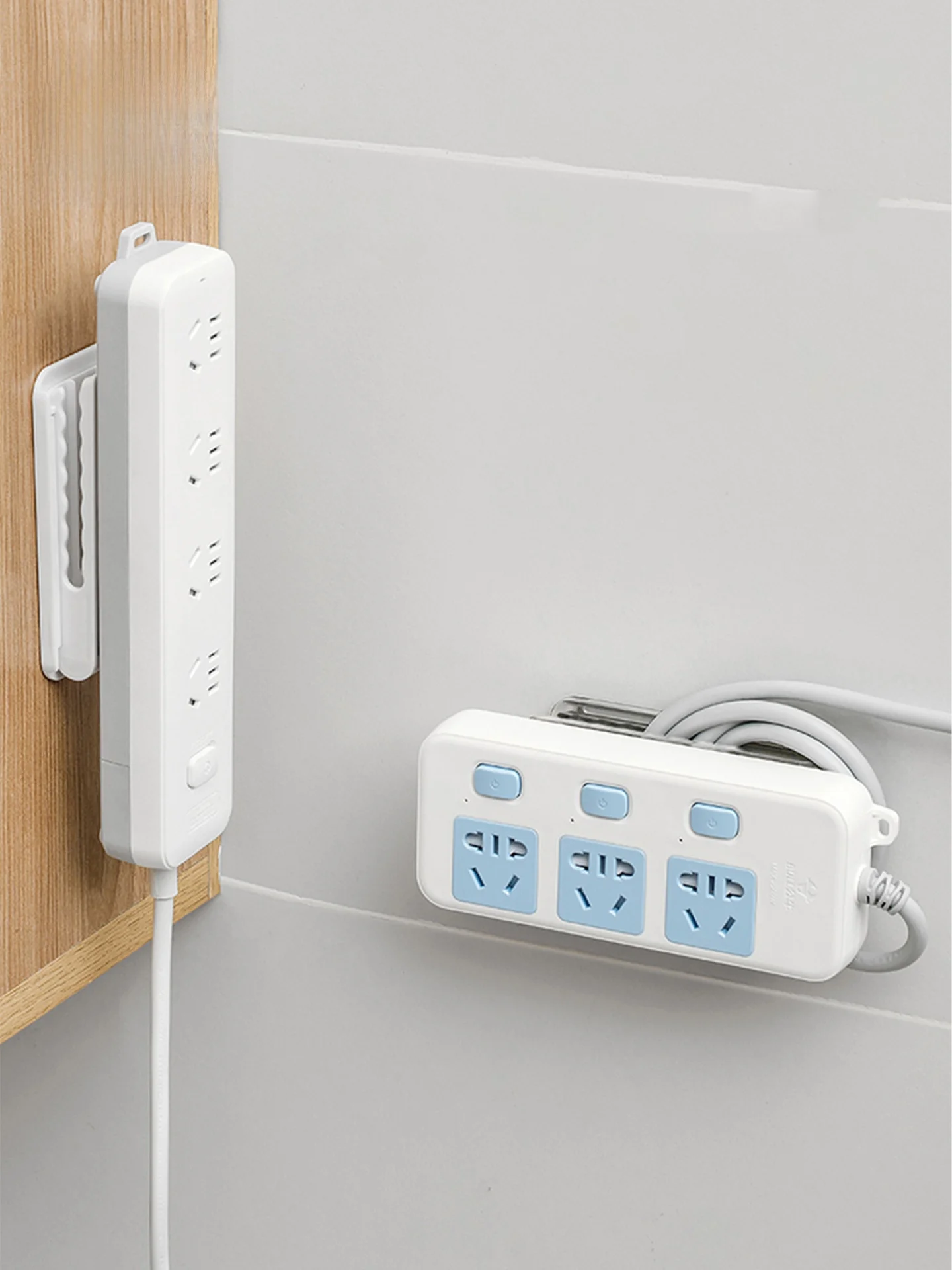 穴あけ不要の壁掛け電源タップホルダー：三路スイッチの設置と使い方を徹底解説