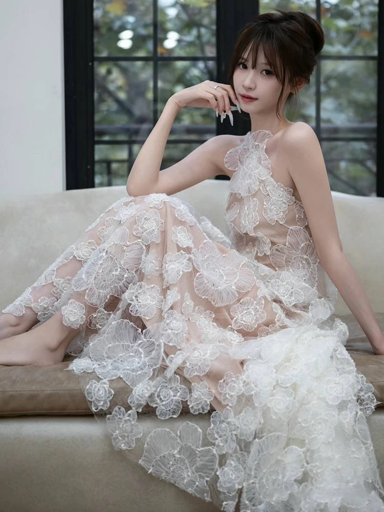 結婚式で華やかさとカジュアルを両立するには？レースハンガー付き軽やかなお嫁さんドレスの選び方