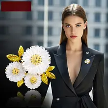 四君子デザイン 女子用ブローチ【梅・ラン・竹・菊・エレガント・新国風】