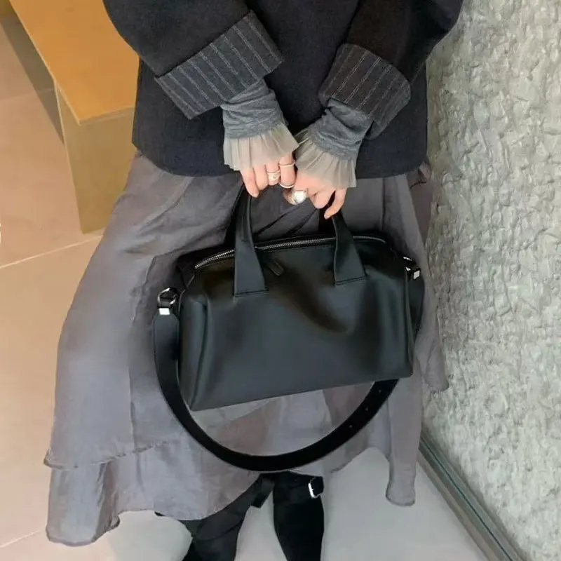 布トートバッグの実用性とデザインバランス：U.BAGSの高級感あるトートバッグ