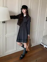 大人可愛いネイビー襟ジャケットとプリーツスカートの冬用コーデ（セットアップ対応）