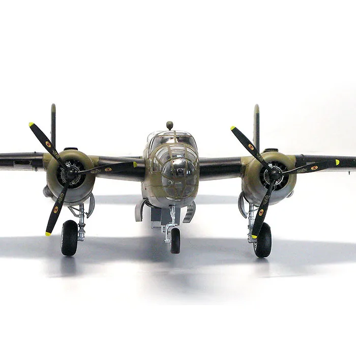 飛行機模型【アメリカ B25B爆撃機の組み立てキット】：1:48比例のリアルな戦時機体を再現する拼装モデル