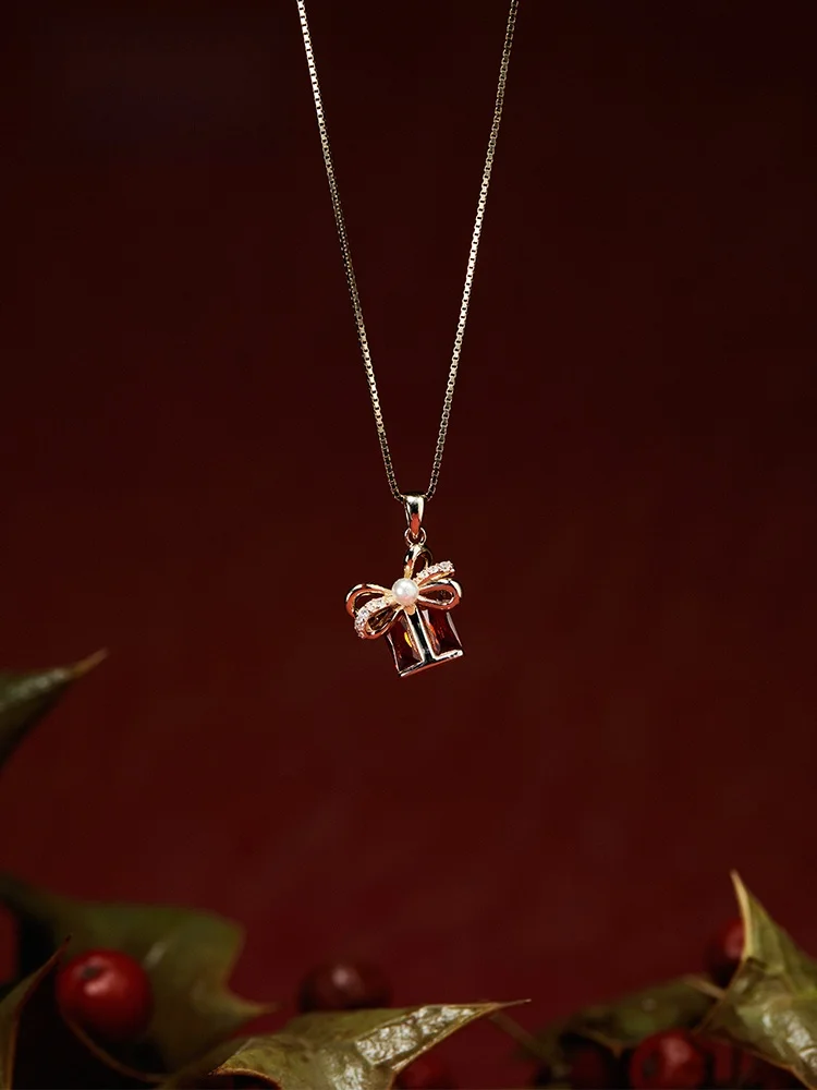 925シルバー製赤いネックレス：クリスマスプレゼントとしての実用性とデザイン特性