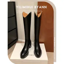 グレーのラウンドトゥブロックヒールVカットウェスタンブーツ【スリムフィット・ロングブーツ】