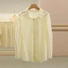 シンプルな無地シャツとウエスト絞りキャミソールワンピース（セットアップ対応）