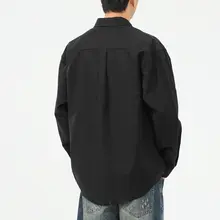 ブラックのゆったりとした長袖シャツ【カジュアルスタイル・フィット・秋用】