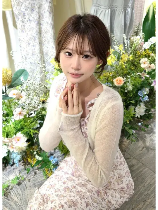 清楚なデザインの春用ニットカーディガン【カラフル・薄手・マホ毛使用】