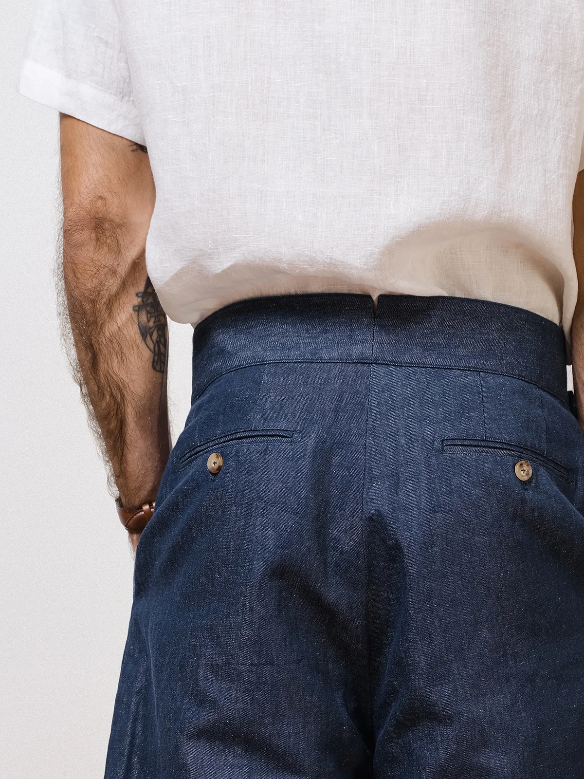ピンクパンツとラベンダーパンツ、ルージュパンツはどれが今、ファッションの中心か？