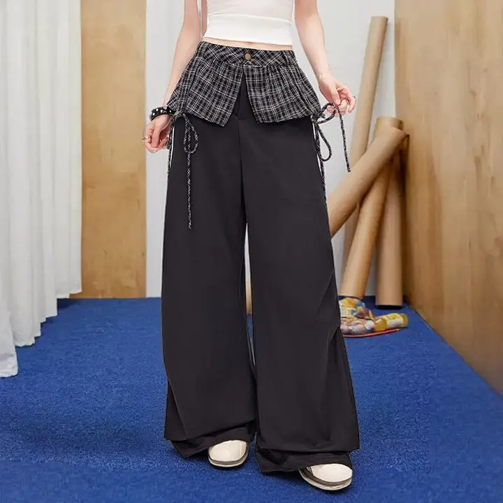 チェック柄のワイドレッグパンツ【ブラック・フィット】（セットアップ対応）