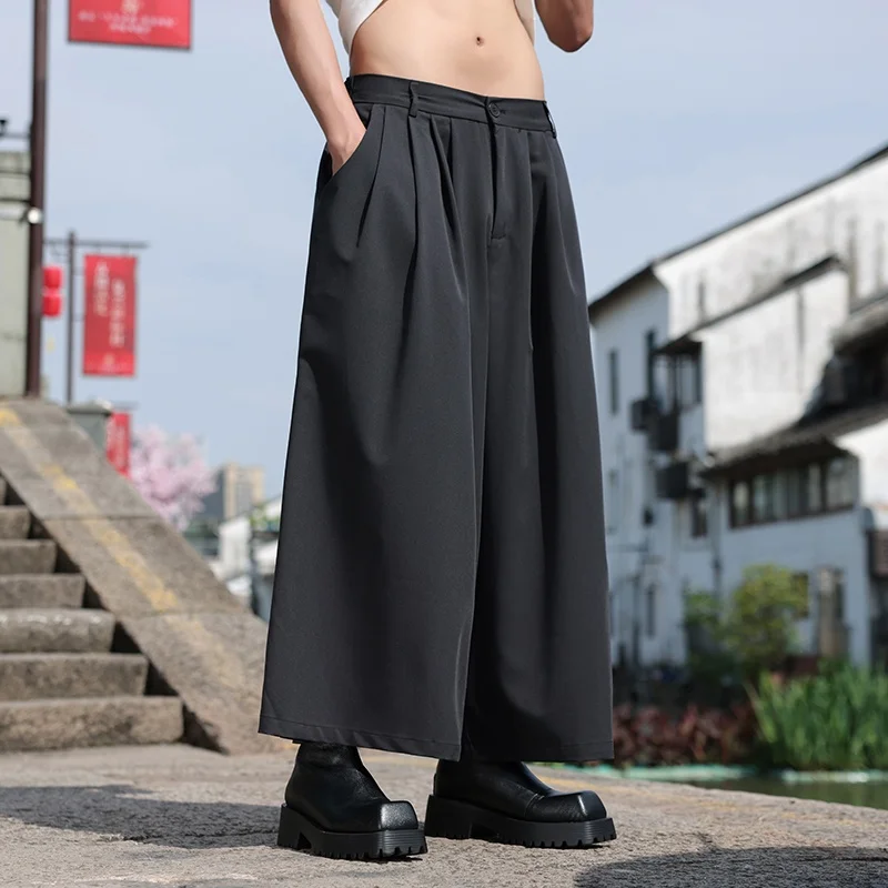50代男性が着るべきファッションのトレンド2026は、新中式デザインのワイドレッグパンツなのか？