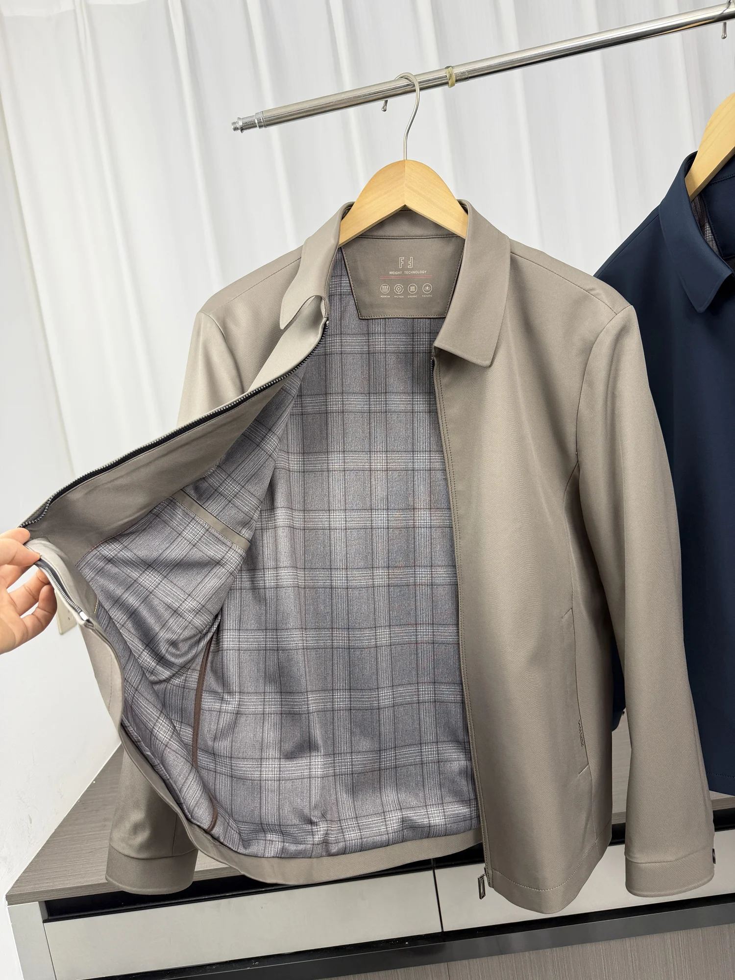 30代から40代の男性が選ぶべき「春のビジネスカジュアルジャケット」は？