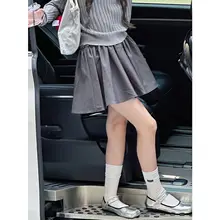 バレエ風のデザインが魅力的な女児用スカート【パーティー・短丈・秋冬向け】