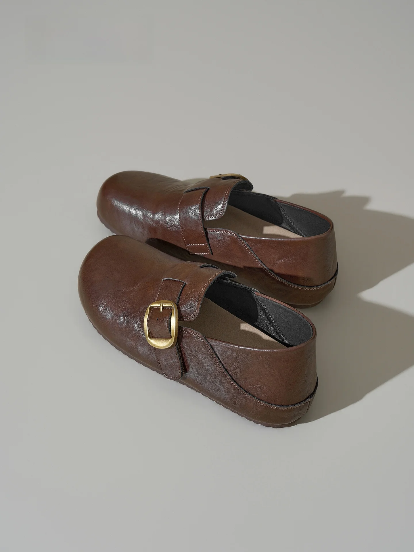 軽量職場向けmoccasin：Agsdonの浅口デザインローファーが提供する歩きやすい履き心地