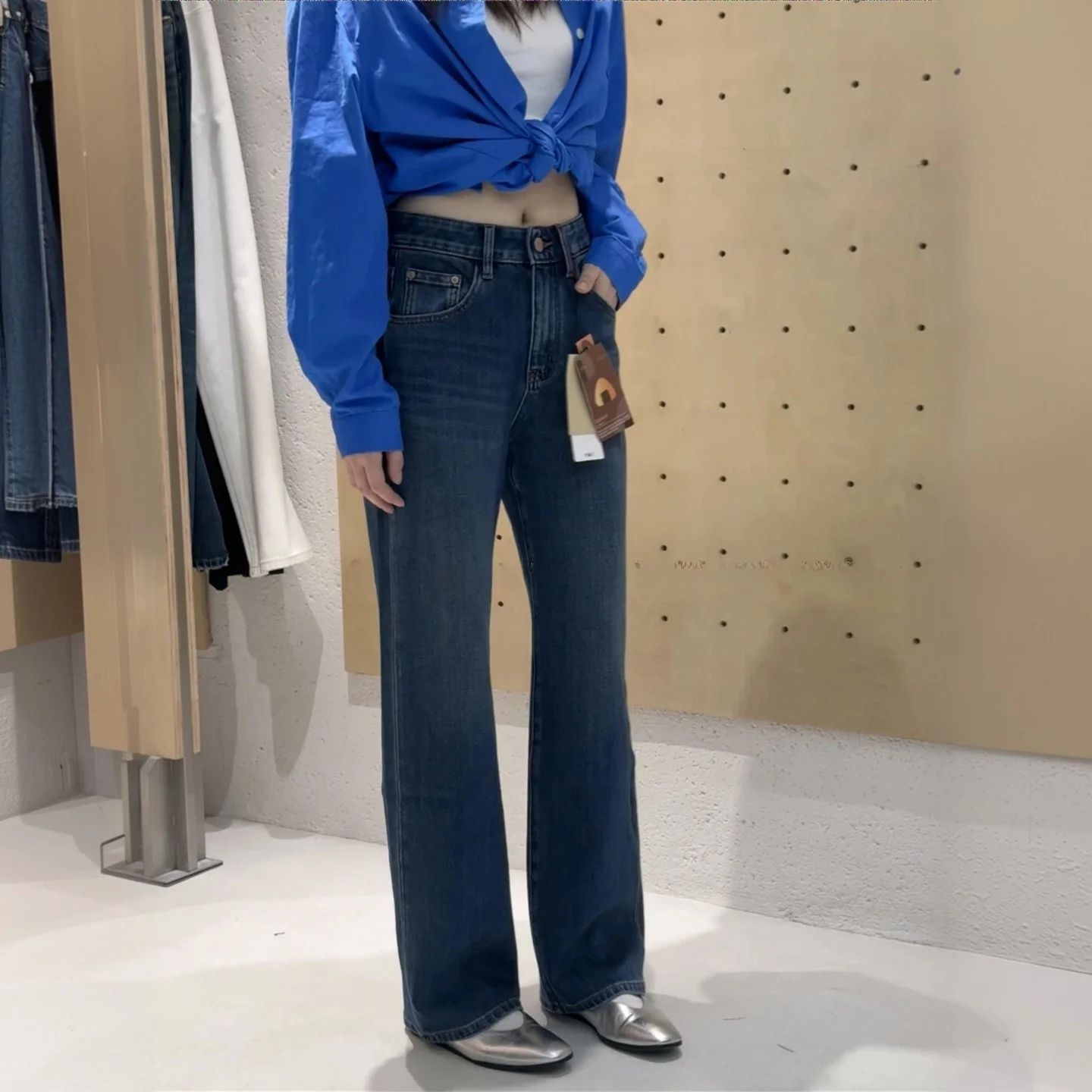 代嘉儿高腰デニムパンツ：女性向け スリムフィットの秋シーズン最適選択
