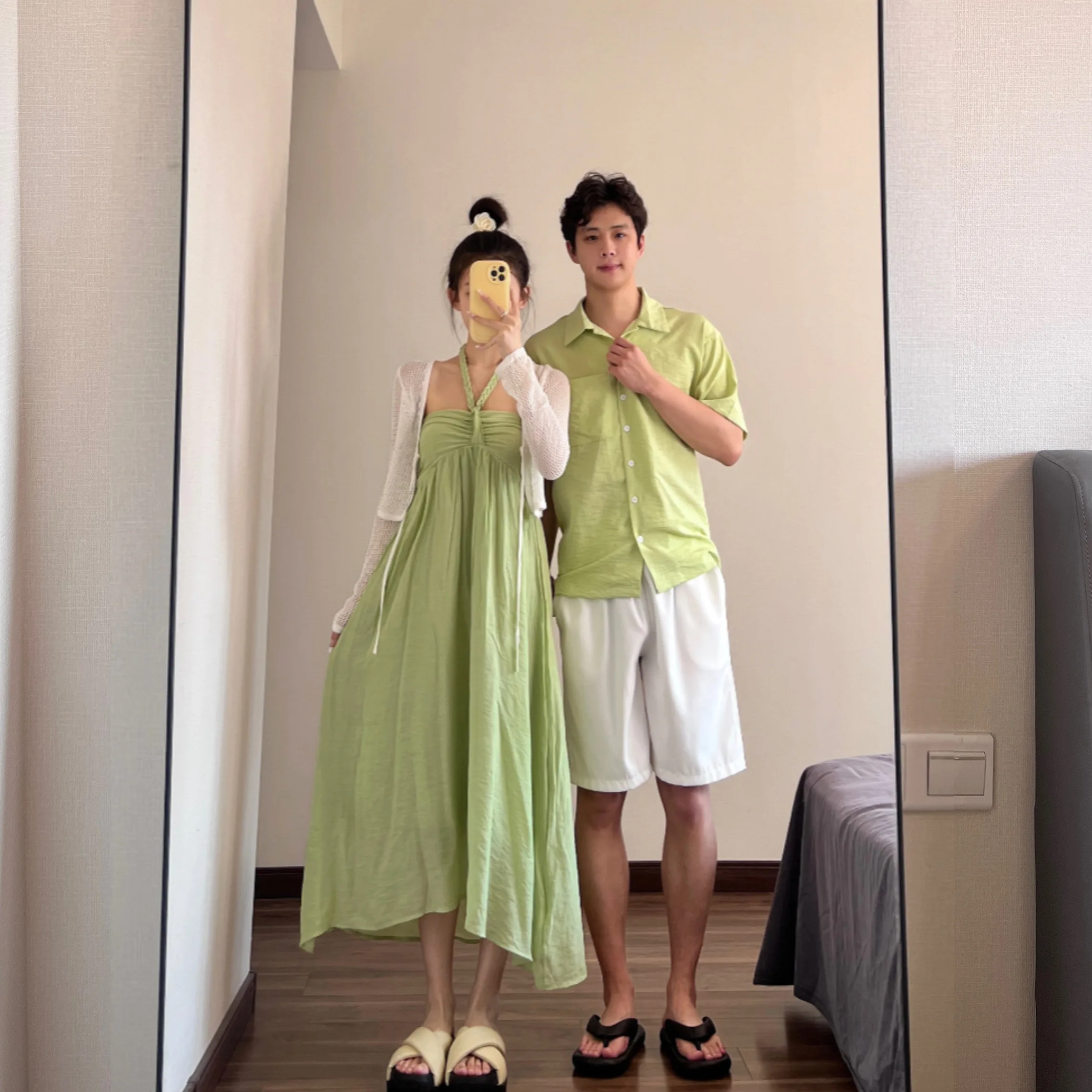 シミラールックの夏をどう選ぶ？ペアルックで自然な笑顔を生むコツ