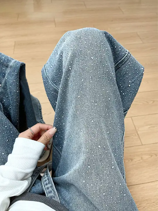 ゆったりサイズのデニムパンツ【全体にスパンコール・ストレートシルエット・カジュアルスタイル】