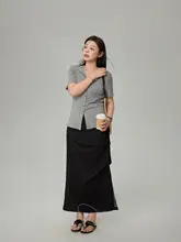 Vネックのボタン付きデザインTシャツ【夏用・短袖・大きいサイズ】