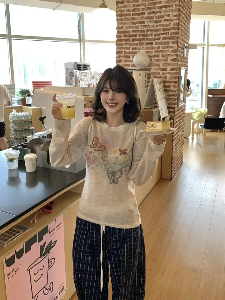 感のある蝶刺繍の日焼け止めカーディガン【長袖・夏用・薄手】