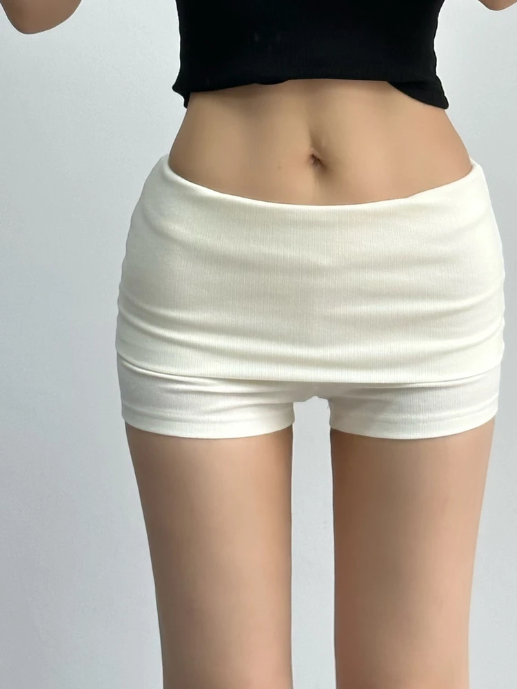 キッズ ショート パンツ：低腰折り返しニットデザインの夏向けカジュアルスタイル