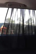 透け感ある車用網帘【遮光・伸縮式・磁石吸着・通用タイプ】