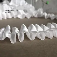 立体的な花模様のラッフル装飾生地【ドレス用・DIY・デザイナー布】