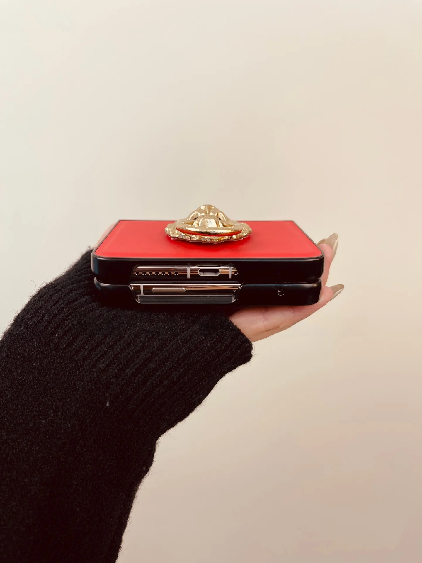 折りたたみスマホのケースは、どう選ぶべきか？