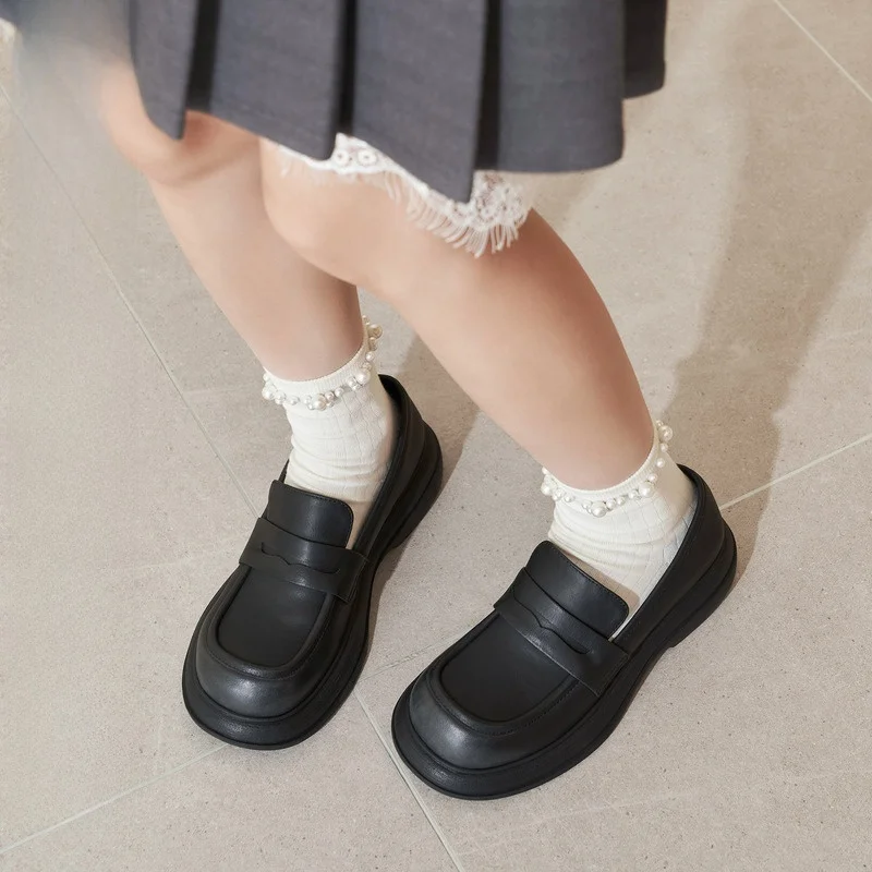 どんな場面で「なんにでも合う靴」が本当に役立つのか？