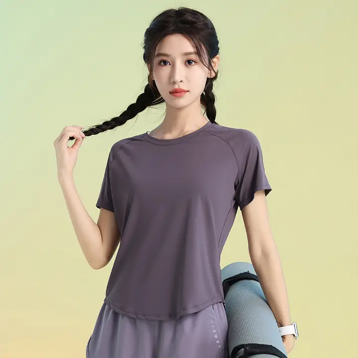 ゆったりシルエットのレディースランニングTシャツ【夏用・メッシュ素材・速乾・ヨガ対応】