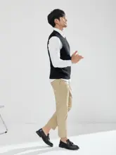 羊毛混紡のVネックノースリーブベスト【極上の柔らかさ・メンズ・ニット】