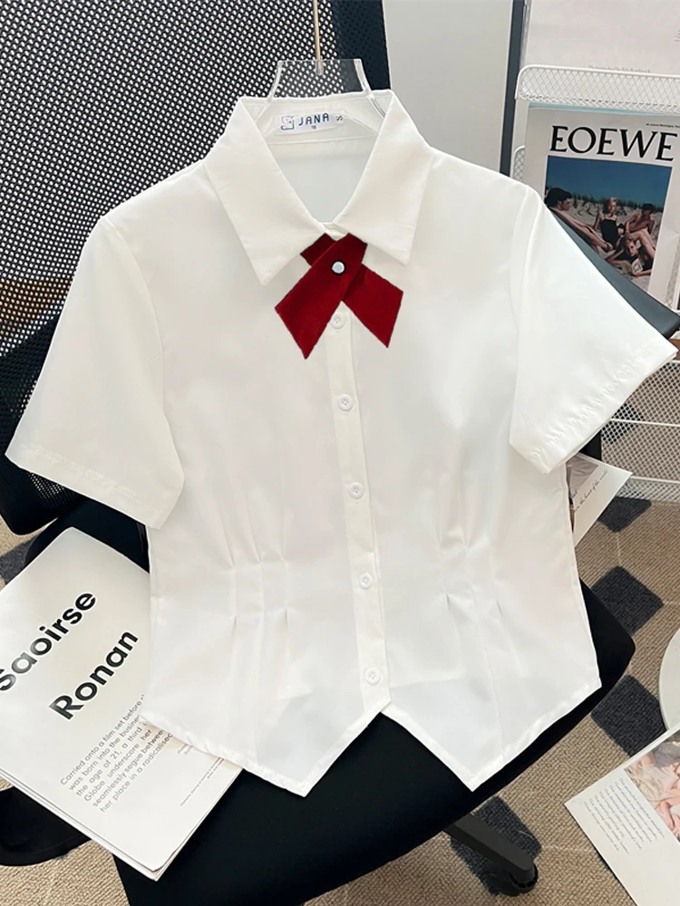 デザイン性の高い女性用JK制服ホワイトシャツ：かわいい高校制服の実用性とスタイル選定ガイド