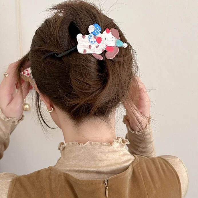 ハーフアップ 簡単アレンジで失敗しない方法は？猫デザインのツイストヘアクリップがおすすめ！