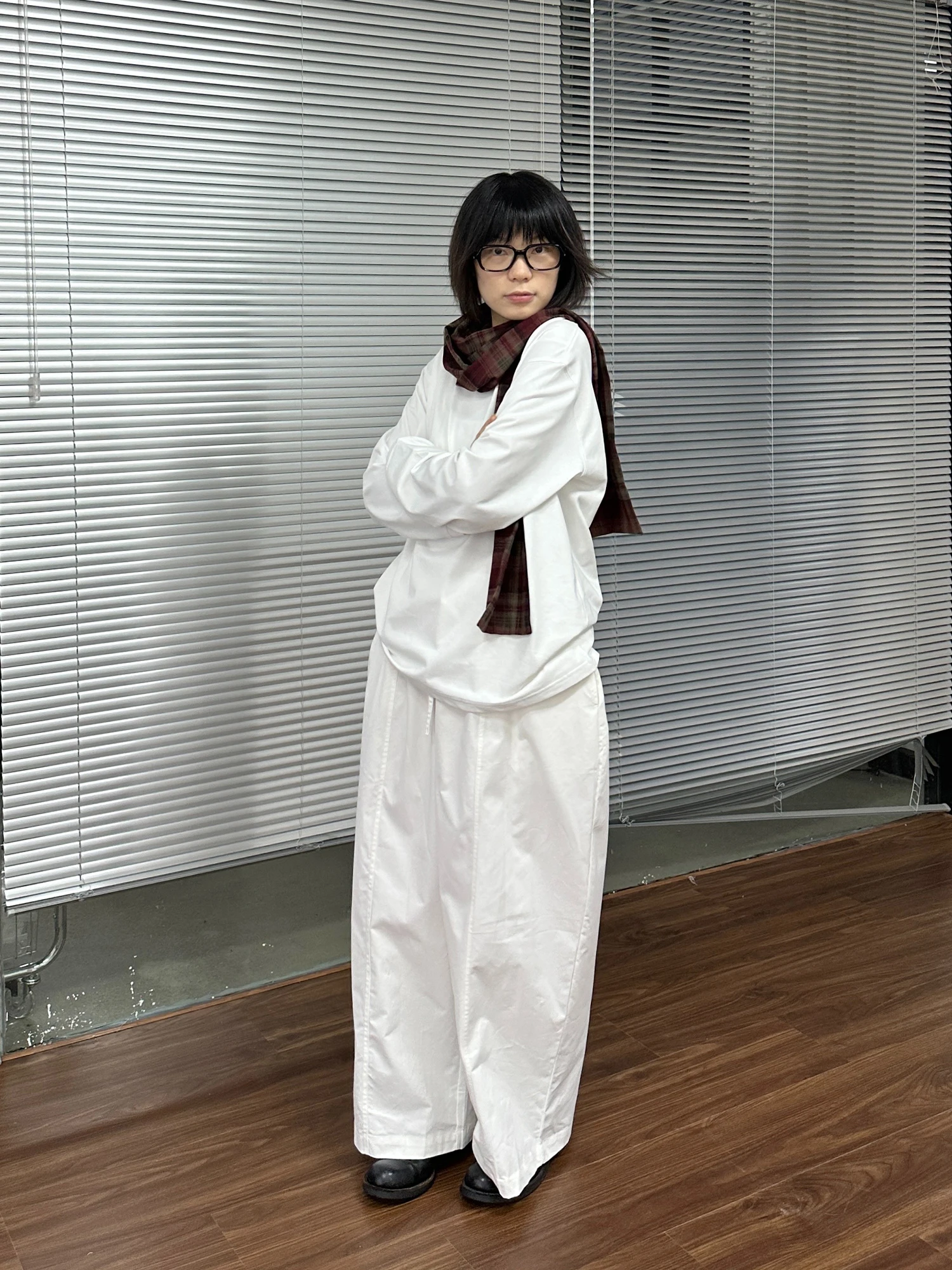 カーゴパンツ コーデ レディース 振り返りガイド｜通勤に合う選び方とスタイルのバランス