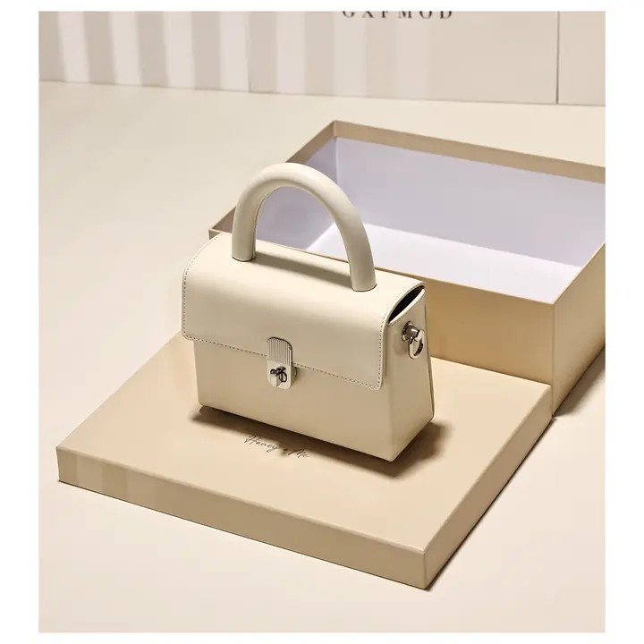 小型レザー手提げバッグ【デザイン性高い・通勤・肩掛け・斜め掛け対応】