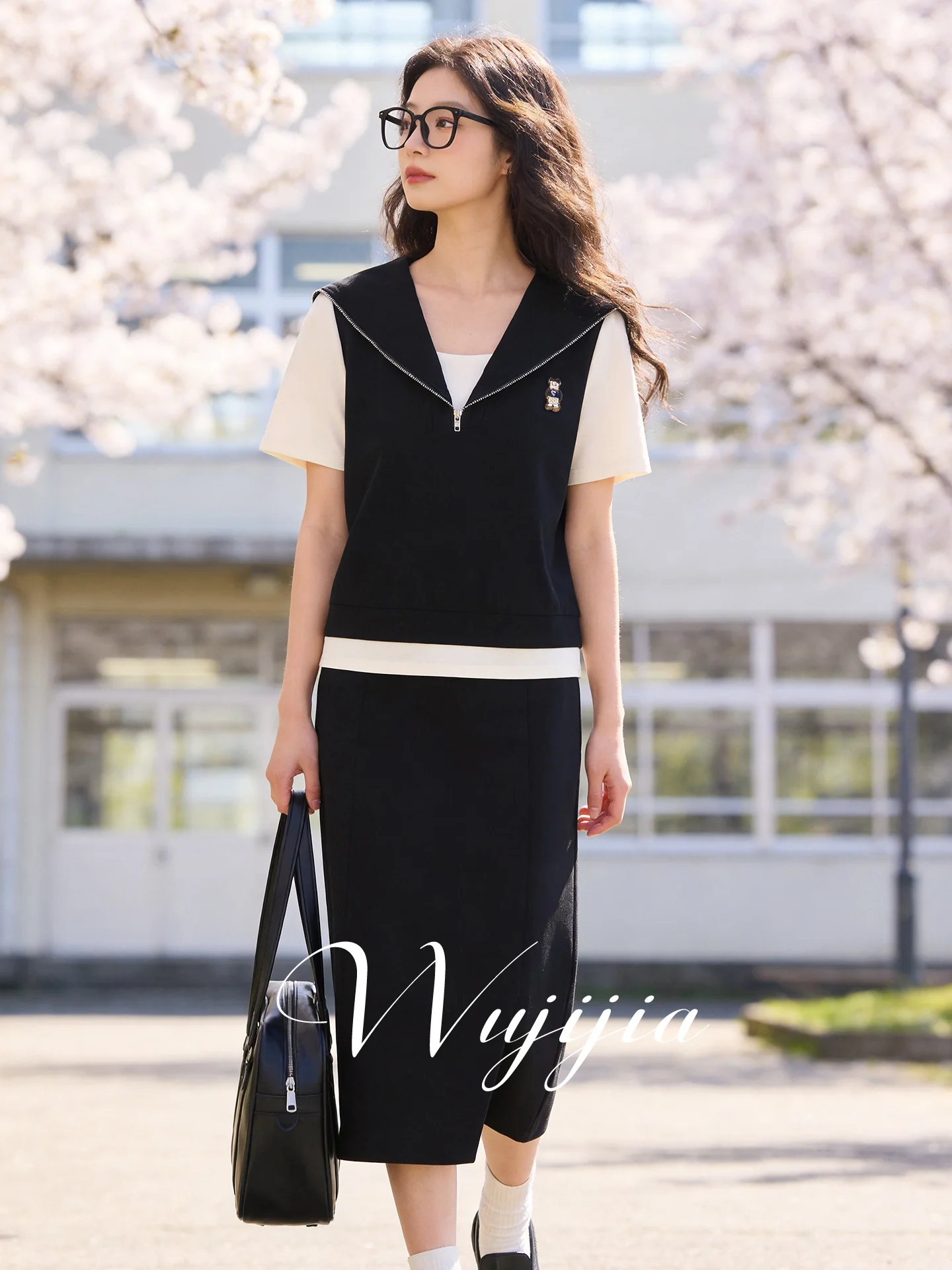 骨格ストレートの服を選びたい高校生に、今こそ試すべき「学院風のレディースセットアップ」は？