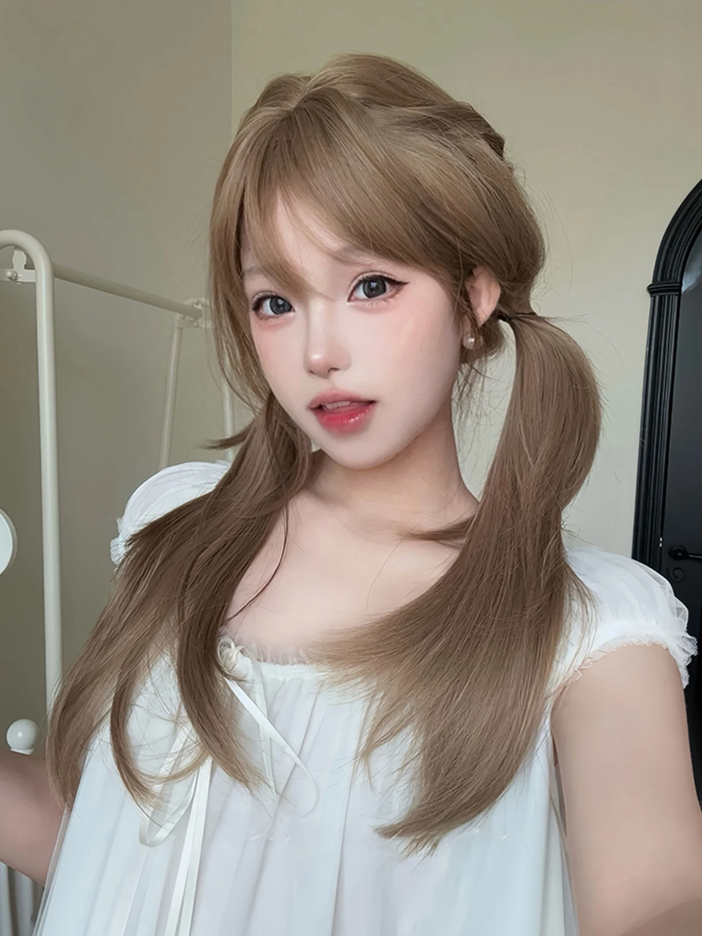 40代のスーパーロングヘアに前髪ありのストレートが似合う理由は？