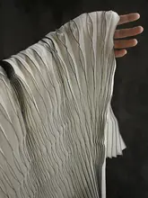 立体的なプリーツデザインの服地【DIY用・クリエイティブなブラウス・ワンピース向け】
