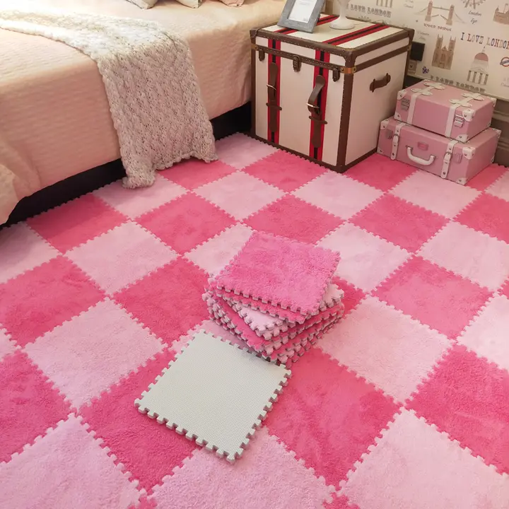 女の子の部屋にぴったり！全敷設可能なフワフワ床マット【水洗い可・カット自由・フリンジデザイン】
