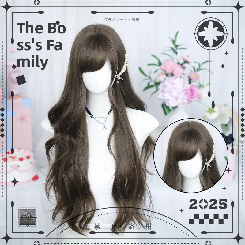 40歳の女性にぴったりのロングヘアスタイルは？ロリータ風カールウィッグが若々しさを呼び起こす理由