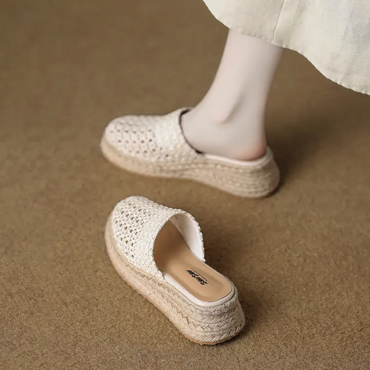 厚底デザインの編み込みミュール【女性用・夏向け・高ヒール・快適】（セットアップ対応）