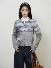 グレーのニットカーディガン【女性用・フィット感・ショート丈・秋用】