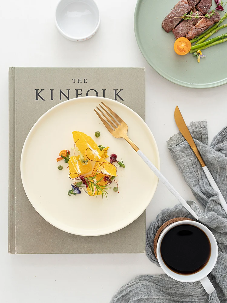 キッチンをスッキリ整理！収納グッズおすすめ　抹茶色陶器プレートの徹底解説