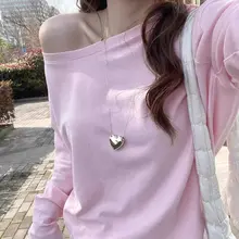 柔らかなコットン素材のオフショルダーロングスリーブTシャツ【ゆったりフィット・秋用・斜め肩デザイン】