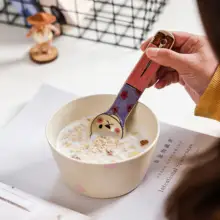 可愛らしい動物デザインの陶器製ロングスプーン【家庭用・カトラリー】