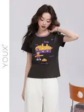 ユニークな刺繍が魅力の丸首Tシャツ
