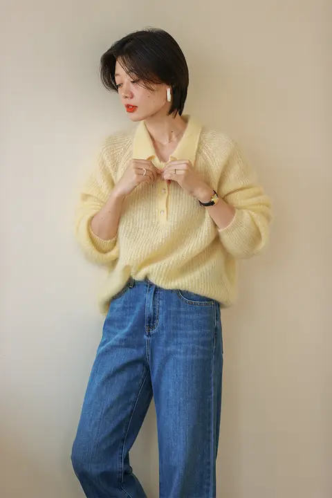 レトロスタイルのソフトウールモヘアニットセーター【イエロー・襟付き】