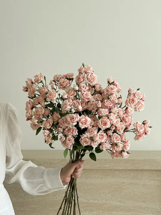 マルチヘッドの小さなバラの造花 飾り物 装飾