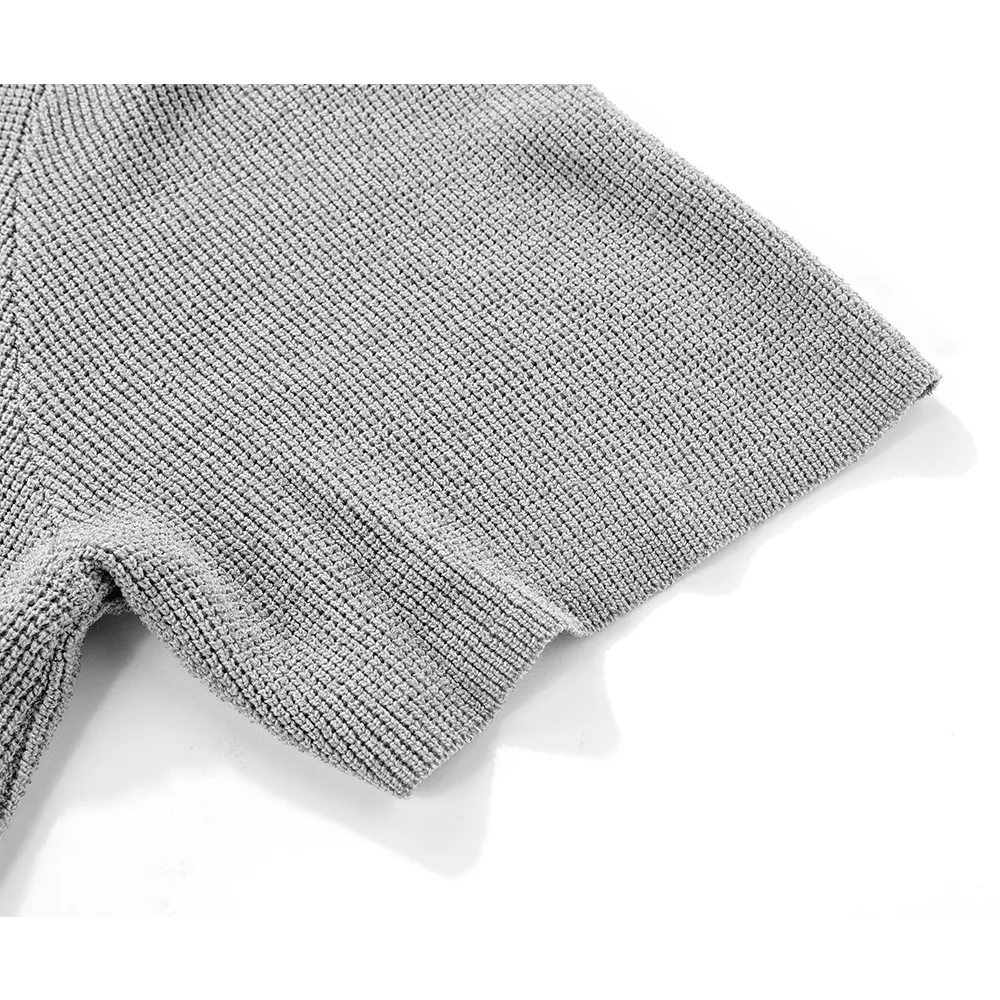 夏に着たい服：Vネックニット半袖とワイドパンツのセットアップで快適な日常を実現