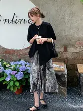 スタイリッシュなTシャツとスカートの二点組み合わせ【上品で若々しいデザイン・小柄女性向け・ファッション】
（セットアップ対応）